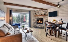 Elegant Apartment - View On Lake Tremblant & Mountain