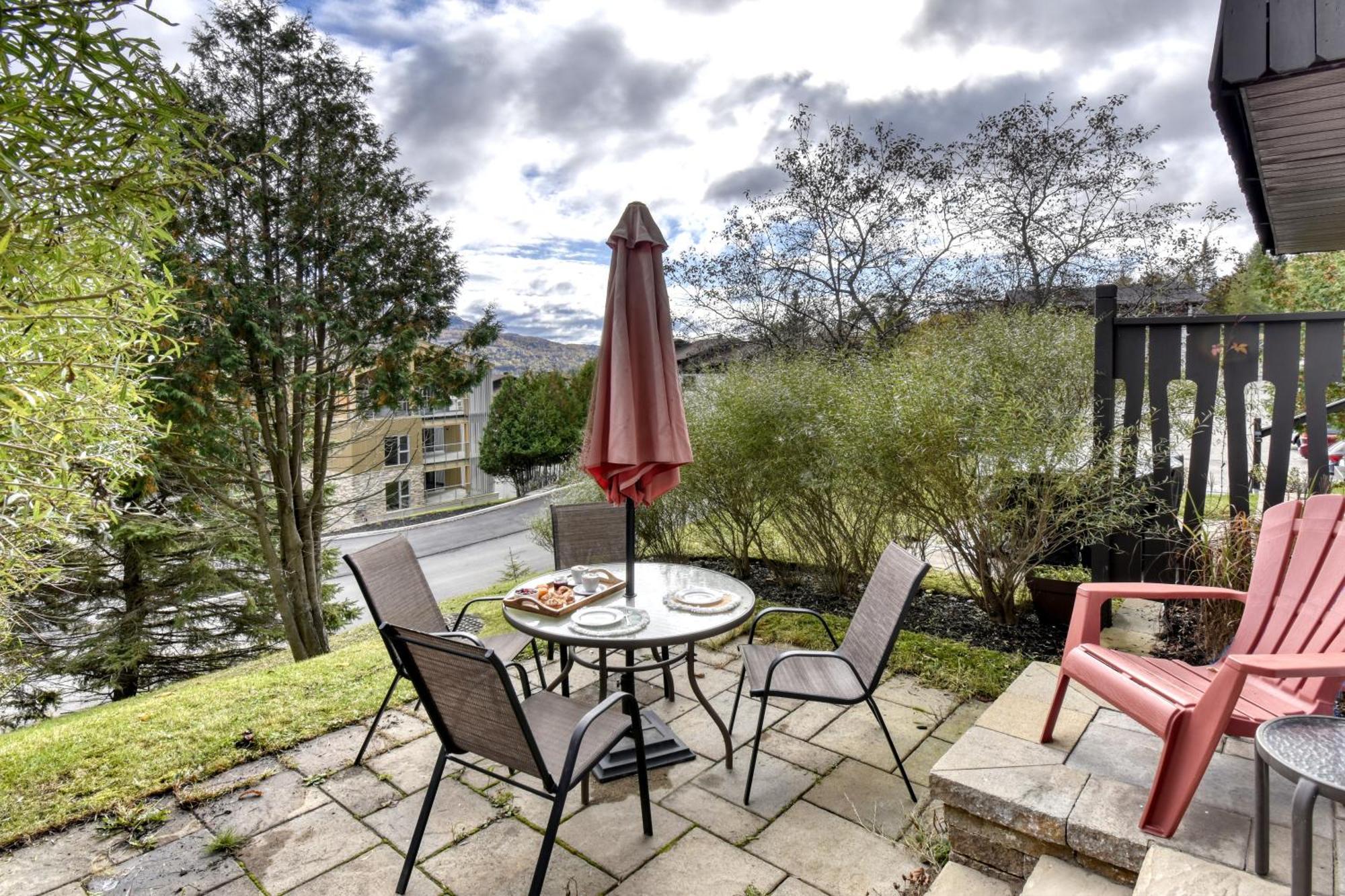 Elegant Apartment - View On Lake Tremblant & Mountain Mont-Tremblant Extérieur photo